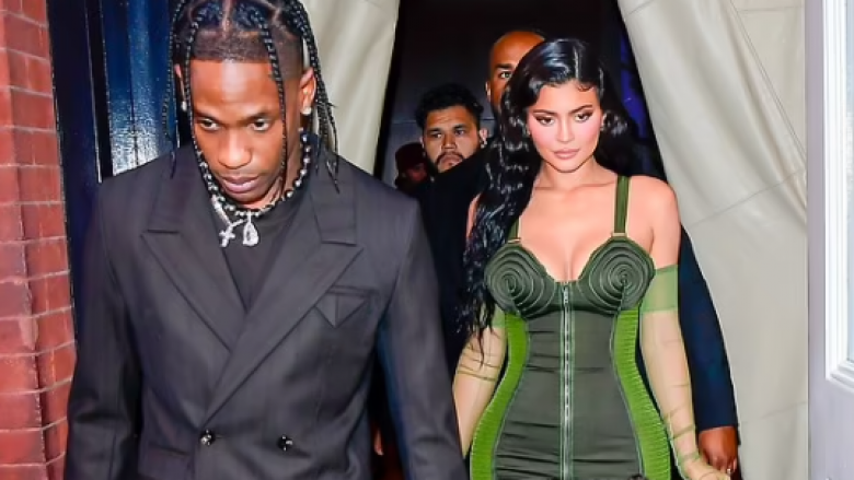 Kylie Jenner shtatzënë për herë të dytë me reperin Travis Scott