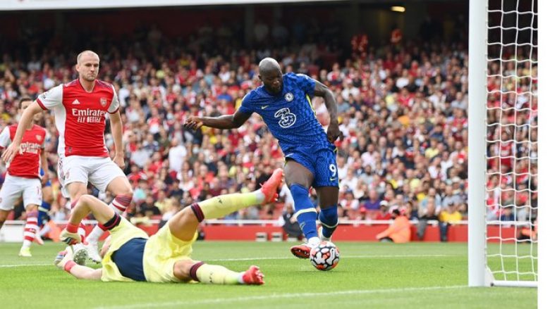 Mbyllet pjesa e parë në derbin e Londrës: Chelsea shkon në pushim me dy gola epërsi ndaj Arsenalit