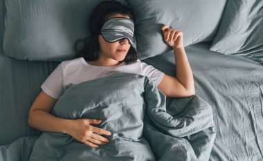 Si ta mësojmë gjumin me orën e re?