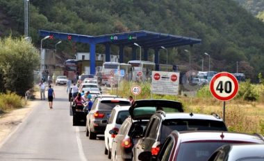 Pritje dhe kolona të gjata edhe sot në kufi – në Merdar tri orë pritje për të dalë nga Kosova