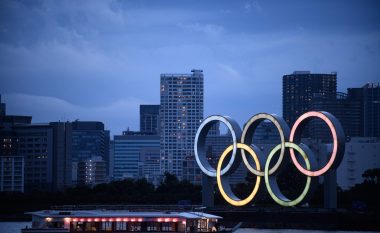 Lojërat Olimpike në Tokio përfshihen nga një skandal: Një numër i atletëve kapen duke konsumuar alkool brenda Fshatit Olimpik