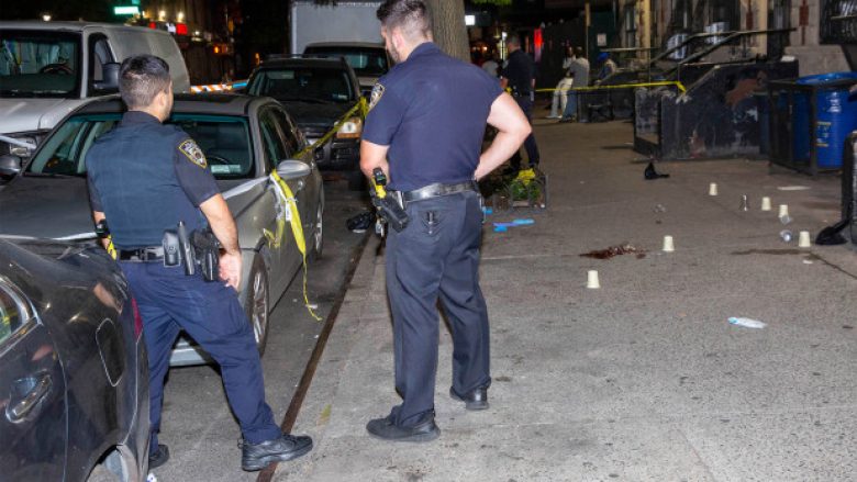 Një grua u vra dhe 10 të tjerë u plagosën në shtatë incidente të ndryshme në New York