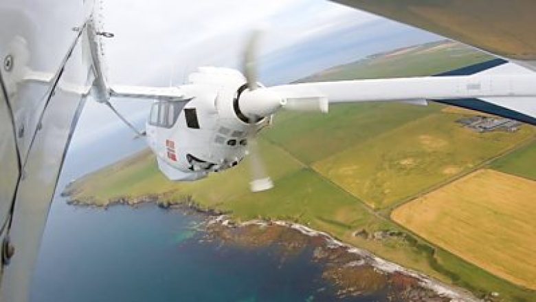 Aeroplani me energji elektrike u sprovua mbi Orkney të Skocisë