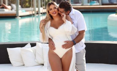 Rezarta Shkurta nxit spekulime se është shtatzënë me fotografinë e fundit krah bashkëshortit