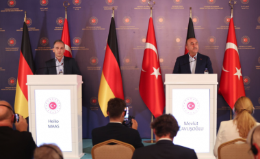 Ministri i jashtëm turk i drejtohet homologut gjerman: As që bëhet fjalë që të pranojmë migrantë afganë