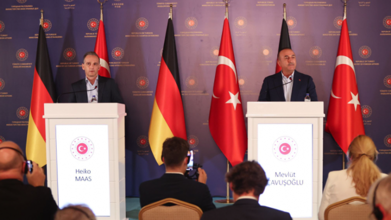 Ministri i jashtëm turk i drejtohet homologut gjerman: As që bëhet fjalë që të pranojmë migrantë afganë