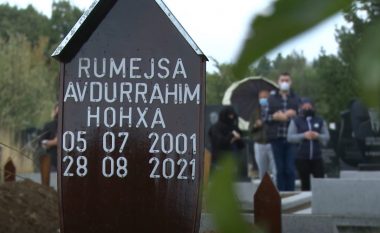 Vdiq si pasojë e infektimit me COVID-19, varroset 20-vjeçarja nga Gjakova