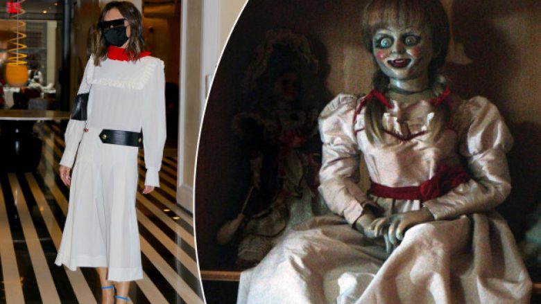 Fansat po krahasojnë fustanin e Victoria Beckham me kukullën “Annabelle”