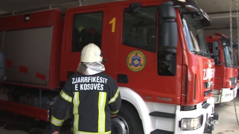 Përfshihet nga zjarri një shtëpi në Prizren, lëndohet një person