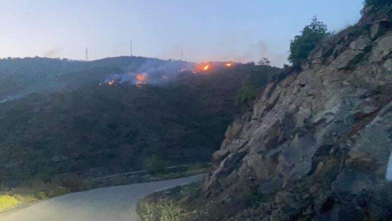 Zjarr në sipërfaqe hamullore në Fushë Kosovë dhe në një zonë malore në Mitrovicë