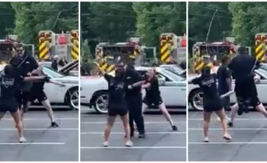 Zjarrfikësi amerikan shfaq aftësitë e tij në garën e kërcimit me litar