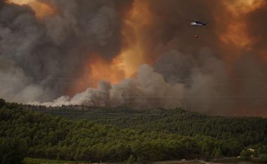 Situatë alarmante nga zjarret në Shqipëri
