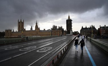 Ambasadorit kinez i ndalohet hyrja në parlamentin britanik, rriten tensionet politike mes Londrës dhe Pekinit