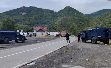 Vazhdon bllokimi i rrugës afër pikës kufitare në Jarinjë