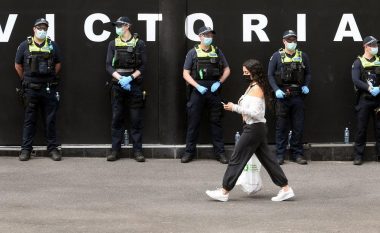 Pavarësisht izolimit total, rekord infektimesh në Melbourne – autoritet fajësojnë tubimet ilegale nëpër shtëpi