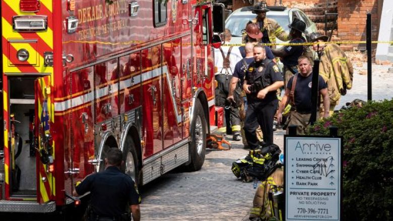 Katër të plagosur pas shpërthimit në një kompleks apartamenti në Atlanta