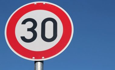 Një qytet tjetër i madh evropian e kufizon shpejtësinë në 30 km/h