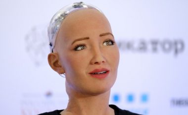 Robot Sophia thotë se dëshiron të ketë një ‘fëmijë’