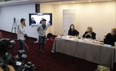 Aktivistët e PSD-së me “filikaqa” ndërpresin për disa minuta konferencë e Trendafilovës: Specialja është gjykatë e padrejtë