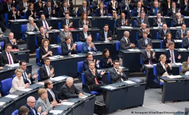 Bundestagu i dominuar nga burrat – Gratë jo sa duhet të përfaqësuara në Gjermani