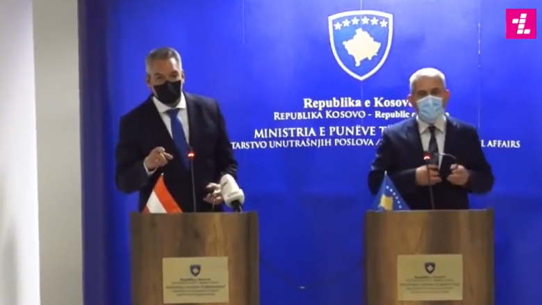 Ministri i Brendshëm i Austrisë: Policia e Kosovës në veri po bën gjënë e duhur dhe po vepron me kujdes, edhe pse nuk e kanë të lehtë