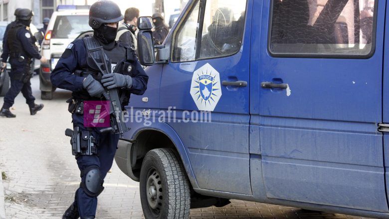 Policia me aksion në pesë lokacione në Prishtinë, sekuestrohen armë zjarri