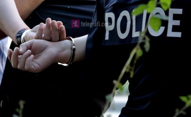 Kanosi dy zyrtarë policorë dhe tre inspektorë të AUVK-së, arrestohet i dyshuari në Prizren