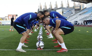 Futbollistët e Greqisë mbajnë stërvitjen e fundit në “Fadil Vokrri” para ndeshjes kundër Kosovës