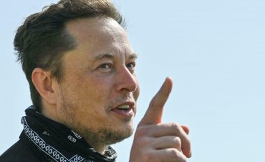 Elon Musk dëshiron të “vendos” furrë dhe WiFi në fluturimin e ardhshëm të SpaceX në hapësirë