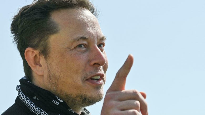 Elon Musk dëshiron të “vendos” furrë dhe WiFi në fluturimin e ardhshëm të SpaceX në hapësirë