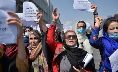 Gratë afgane protestojnë në Kabulin e kontrolluar nga talebanët – kërkojnë pjesëmarrje në jetën politike