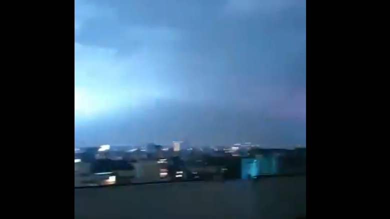 Drita blu të frikshme u manifestuan në natën e tërmetit në Meksikë, disa thonë se janë shenja të ‘apokalipsit’ – çfarë thonë ekspertët për dukurinë?