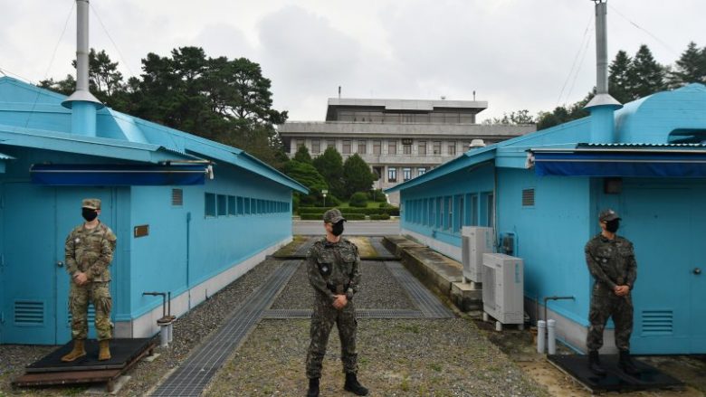 Koreja e Veriut është e hapur për përfundimin e luftës me Korenë e Jugut
