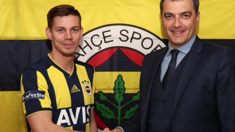 Fenerbahce bëri gafën e dekadës kur paratë për blerjen e një lojtari i pagoi te një shitës makinash – Empoli priste, ndërsa gjykata më në fund iu dha të drejtë turqve