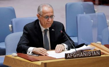 Ambasadori i Afganistanit në OKB po kërkon të mbetet në detyrë pavarësisht talebanëve