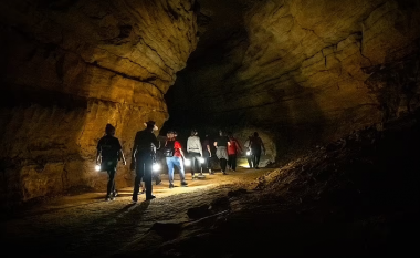 Zbulohen edhe 13 kilometra shtesë të shpellës 10 milionë vjeçare në Kentucky