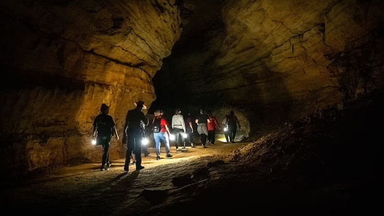 Zbulohen edhe 13 kilometra shtesë të shpellës 10 milionë vjeçare në Kentucky