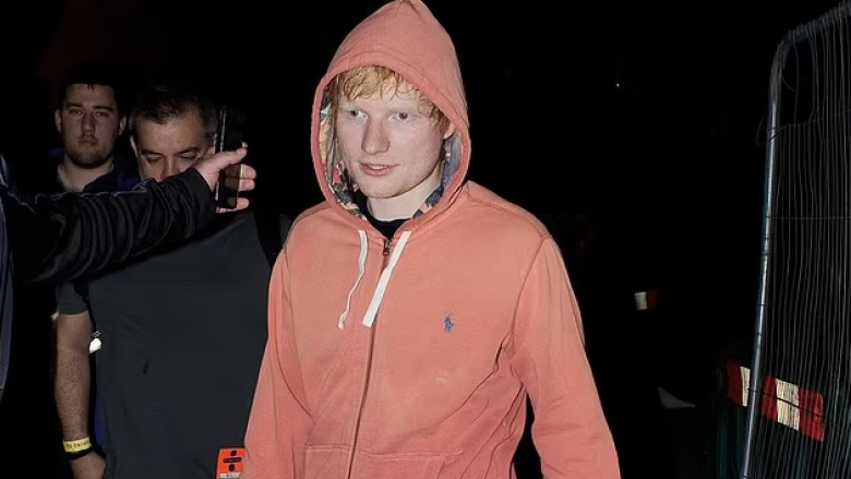 Ed Sheeran mbajti koncert falas për të shënuar 10-vjetorin e albumit të tij debutues