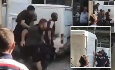 Pamje dramatike, emigrantët arratisen nga automjeti i policisë shqiptare