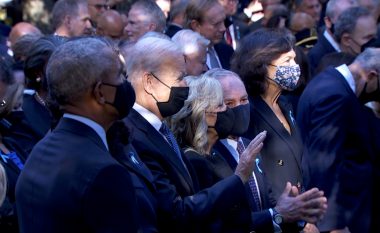 Fillon ceremonia përkujtimore për 11 shtatorin – Biden, Clinton dhe Obama nderojnë viktimat në New York