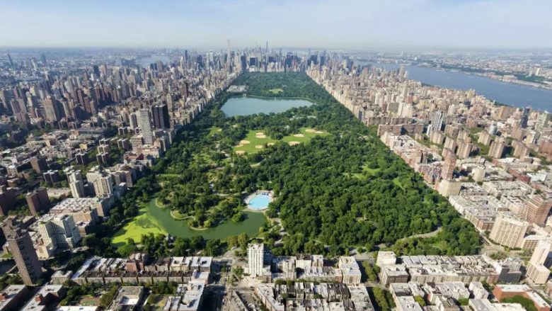 Rekord reshjesh shiu në Central Park të New Yorkut – publikohen pamjet e dëmeve materiale