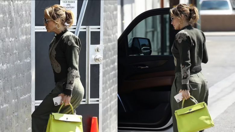 Jennifer Lopez shkëlqen e veshur në të gjelbër në Los Angeles, por injoron shenjën që tregon se maskat mbrojtëse janë të detyrueshme