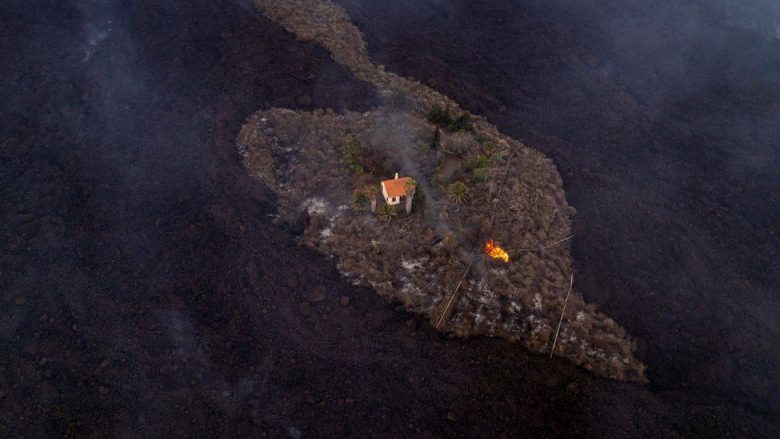 Vullkani në Ishujt Kanarie – kjo është ‘shtëpia mrekulli’ që e vetmja i ka shpëtuar lavës