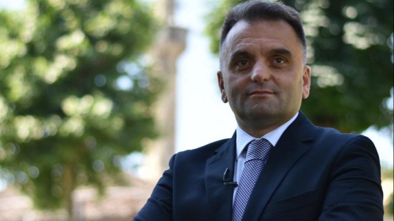 Jep dorëheqje drejtori i Spitalit Klinik të Tetovës, Florin Besimi