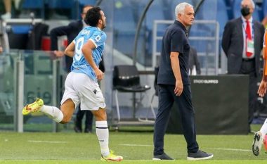 Veprimi i pazakontë i Mourinhos pas humbjes së Romës nga Lazio