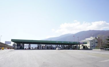 Shqipëria miratoi marrëveshjen me Kosovën për rregullat e trafikut lokal të kufirit