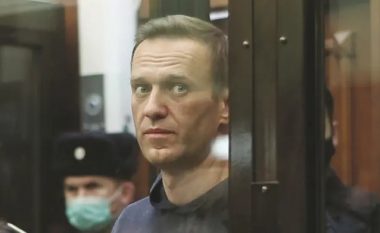Aktakuzë e re ndaj kundërshtarit të Putinit – Navalny mund të dënohet me 30 vjet burg