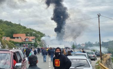 Mitropoli Joanikije vjen me helikopter, protesta ku policia përdori edhe gaz lotsjellës – zhvillimet e fundit në Mal të Zi