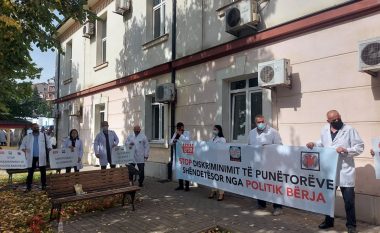 Protestojnë sindikalistët e shëndetësisë: Vitia na ka neglizhuar, nuk ka barëra – nuk kemi marrë as shtesat