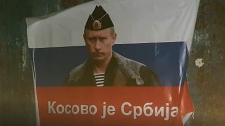 Barrikadat në veri të Kosovës, serbët vendosin portrete të Putinit